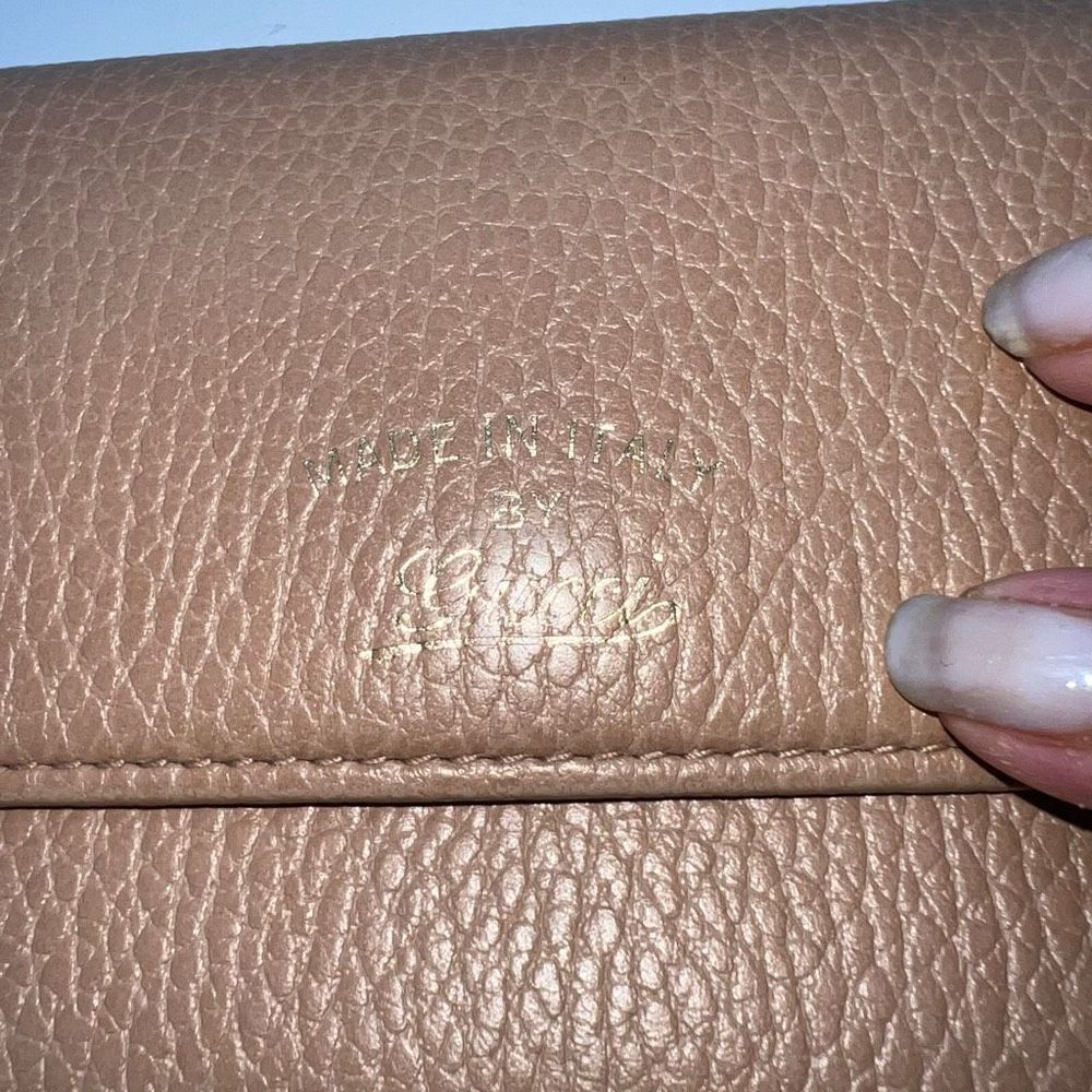 Gucci Pebbled Calfskin Swing Continental Wallet Light Beige Baby Blue Interior - Picture 13 of 16